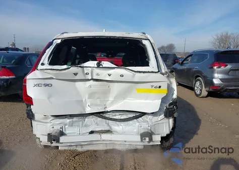 2021 Volvo Xc90 T6 Momentum 7 Passenger z USA, uszkodzony, nr VIN YV4A22PK8M1759672